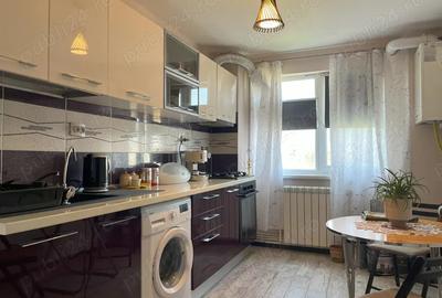 Apartament spa?ios 3 camere + 2 balcoane, zona turnuri Pacii Etaj 9 din 10 - 2