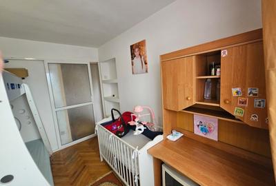 Apartament 2 camere, decomandat, zona  Aleea Jiului - 4