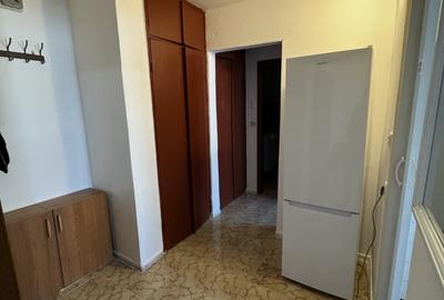 Apartament cu 2 camere decomandat, mobilat în 9 Mai - 12