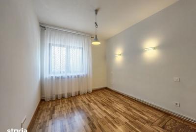 Apartament cu 3 camere, mobilat în Victoriei
