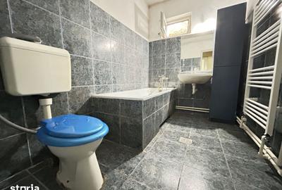Casă cu 9 camere cu Canalizare în Central - 16