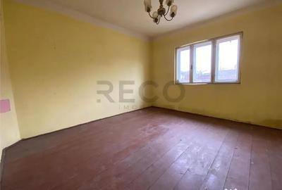 Casă cu 3 camere cu Teren 1439 Mp în Săcueni