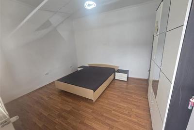 Duplex cu 3 camere cu Canalizare în Central - 13