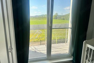 Apartament cu 3 camere decomandat în Aninoasa - 4
