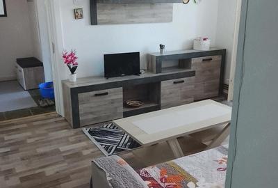 Apartament cu 2 camere semidecomandat în Craiovei