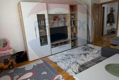 Apartament cu 3 camere semidecomandat în Vitrometan - 1