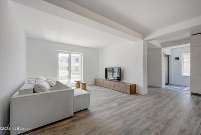 Duplex cu 4 camere cu Teren 404 Mp în Periș - 3