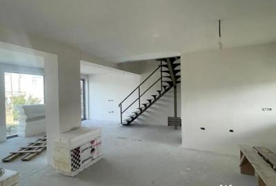 Casă cu 5 camere cu Teren 394 Mp în Agigea - 14