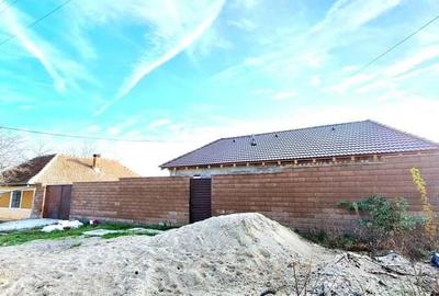 Casa 3 camere, renovata complet 2023, teren 798mp, Cornesti - 2