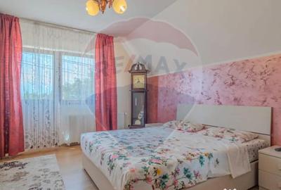 Casă cu 5 camere cu Teren 540 Mp în Ucea - 1