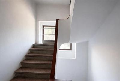 Birou, de 450 mp, în Tractorul - 2