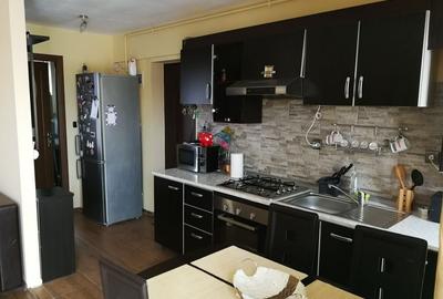 Apartament cu 2 camere semidecomandat în Crinț - 2