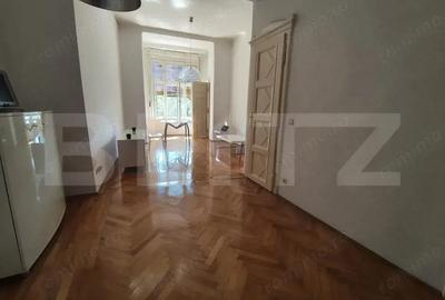 Apartament renovat complet situat in zona ultracentrala in cladire istorica - 2