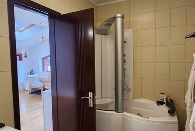 Apartament cu 3 camere decomandat, mobilat în Central - 9
