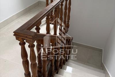 Casă cu 8 camere cu Teren 1234 Mp în Moșnița Nouă - 1