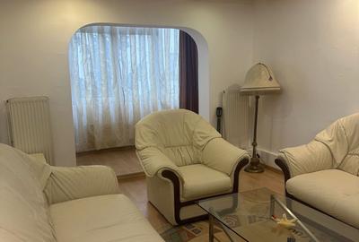 Apartament 3 camere - central - 2