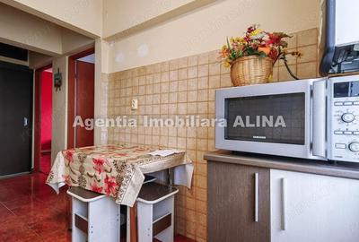 Apartament cu 2 camere decomandat în Piața Centrală - 3