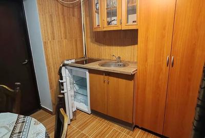 Apartament cu 3 camere semidecomandat în Central - 8