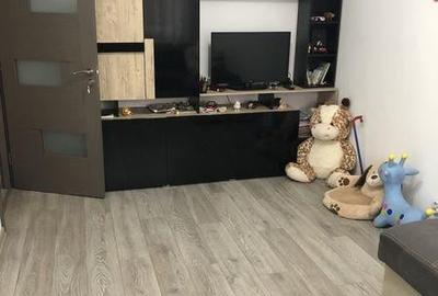 Apartament 3 camere, Astra