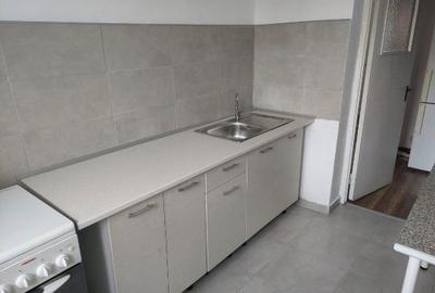 Apartament cu 3 camere decomandat în Apusului - 2