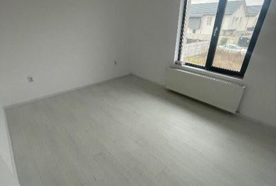 Casa spa?ioasa cu 4 camere+mansarda luminoasa, pozi?ionare excelenta - 2