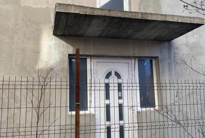 Casă cu Teren 201 Mp în Bușteni - 1