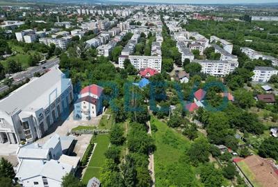 Teren de 1333 mp, în Republicii - 2