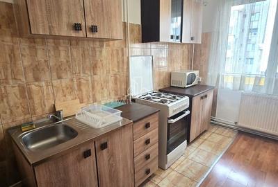 Apartament cu 2 camere decomandat în 7 Noiembrie - 12