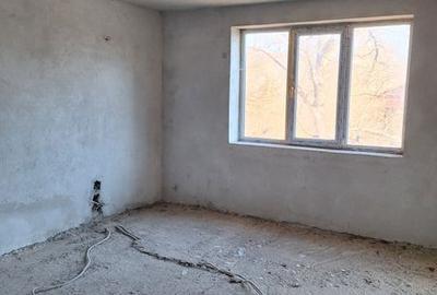 Casă cu 3 camere cu Teren 213 Mp în Central