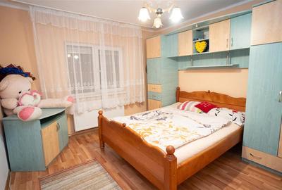 Apartament cu 2 camere decomandat în Valenta - 1