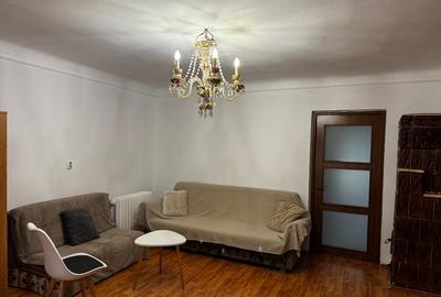 Casă individuală cu 2 camere cu Canalizare în Apărătorii Patriei - 2