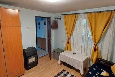 Casă cu 2 camere decomandat cu Teren 1600 Mp în Central - 2