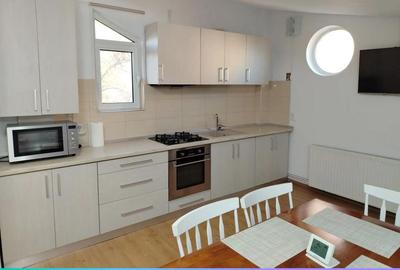 Apartament cu 3 camere decomandat în Independenței - 2