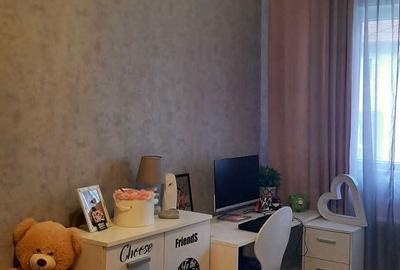 Apartament cu 3 camere semidecomandat în Vest - 2