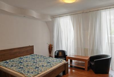 Apartament 3 camere liber la vanzare zona Piata Sfatului - 2