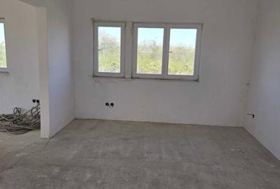 Casă cu 2 camere în Leș - 5