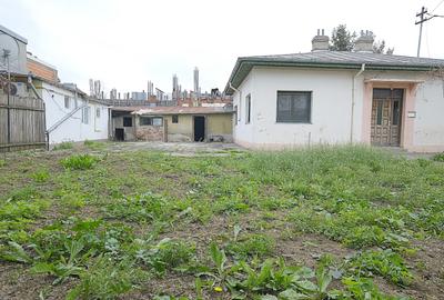 RAHOVA - Str. Muntii Carpati (stradal), imobil casa 4 camere plus 580 mp. teren - 5