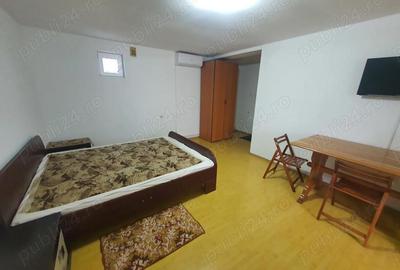 Spațiu comercial, de 270 mp, în Central - 4