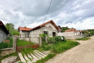 Casă cu Teren 650 Mp în Central - 3
