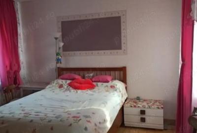 Apartament cu 3 camere decomandat în Central - 1