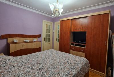 Apartament cu 3 camere semidecomandat, mobilat în Țiglina 2 - 15
