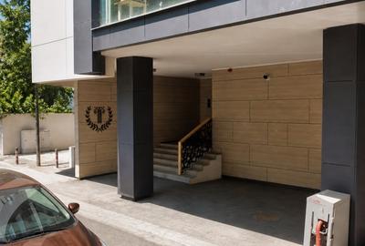 Apartament cu 3 camere decomandat în P-ța Unirii