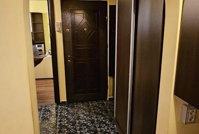 Apartament cu 2 camere decomandat în Poarta 6 - 7