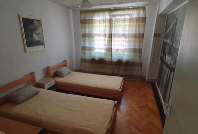 Vand in Tudor ap. 2 camere, decomandate,parter - 1