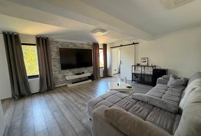 Casa pe etaj cu mansarda 360mp - 1