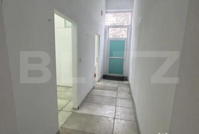 Spațiu comercial, de 69 mp, în Central - 3