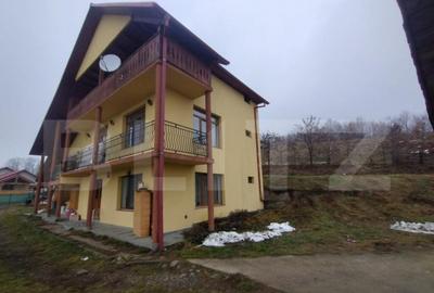 Villa, 500 mp, 7 camere, 3500 mp teren, zona Stramba - 1