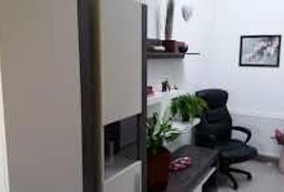 Spațiu comercial, de 16 mp, în Central - 4