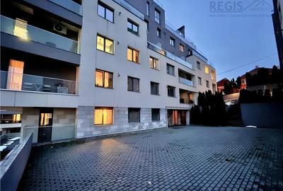 Apartament cu 3 camere decomandat, mobilat în Central