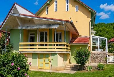 Casă cu 4 camere în Central - 8